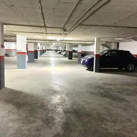 公寓 Modern In 50 M² + Pool 萨洛